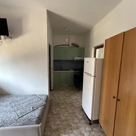 Kulla Gurit Otel *